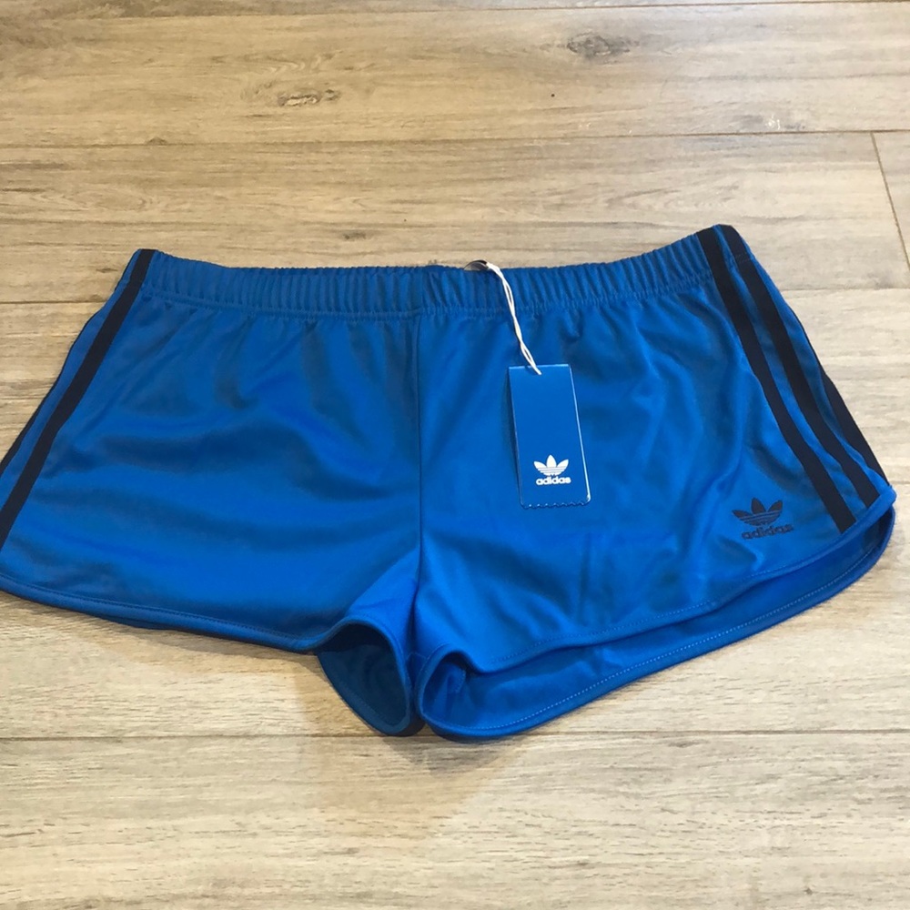 🌸New Arrival🌸 Adidas originals women’s shorts
